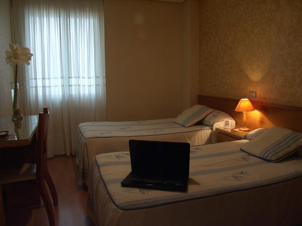 Hotel Mélida Ostatua à Ermua Chambre photo